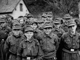 Rendición de niños soldados alemanes